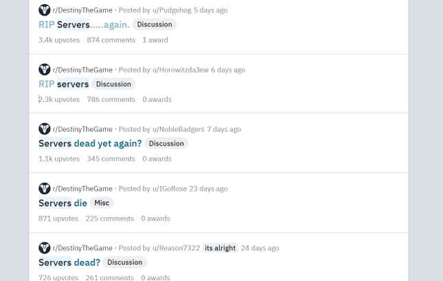Ein Screenshot zeigt eine Liste beliebter Server-Diskussionsbeiträge auf Reddit. 